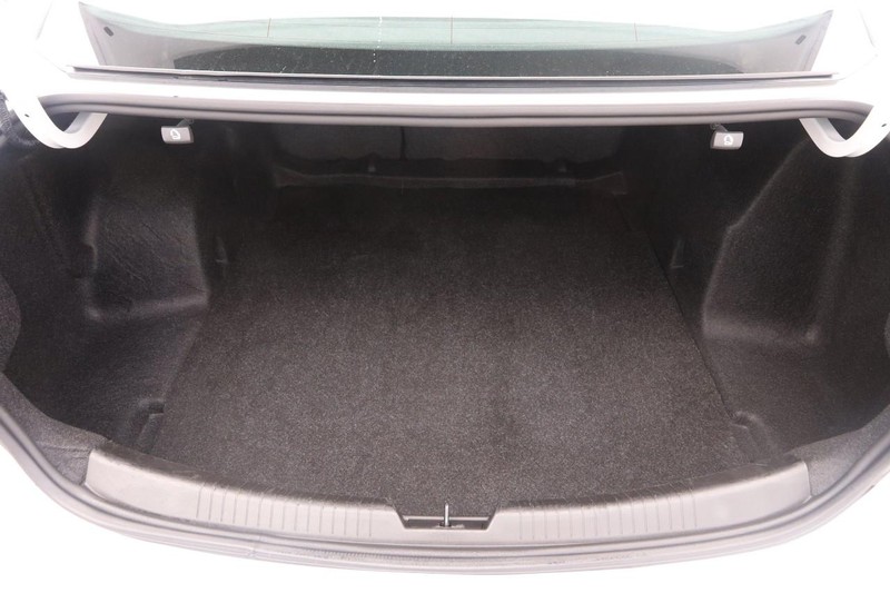 Chevrolet Malibu Vehicle Image 07