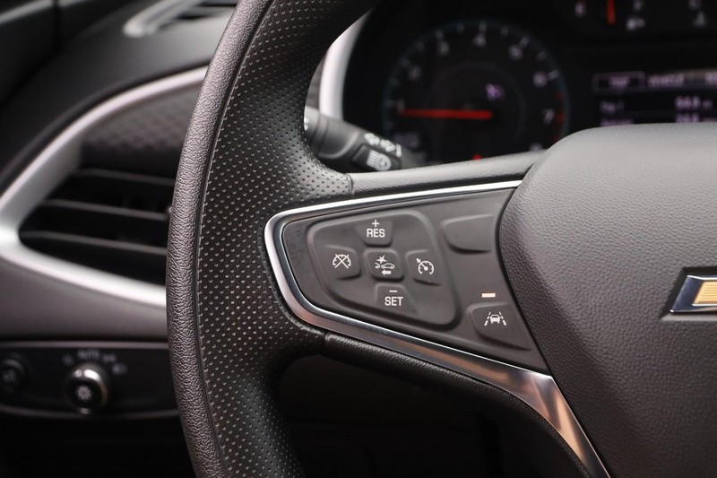 Chevrolet Malibu Vehicle Image 11