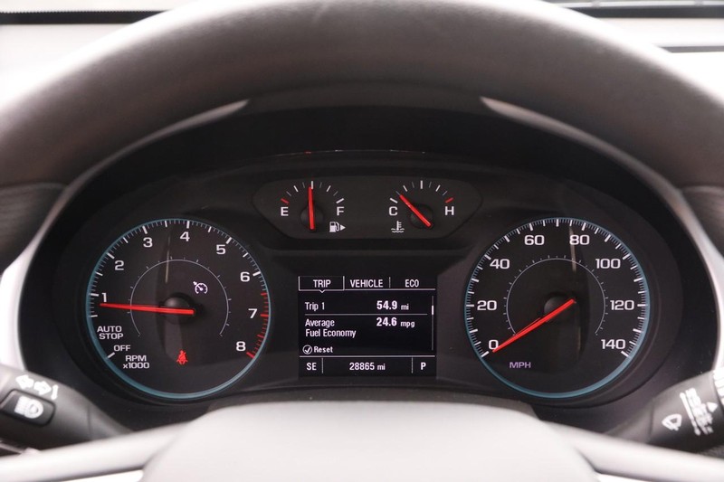 Chevrolet Malibu Vehicle Image 13