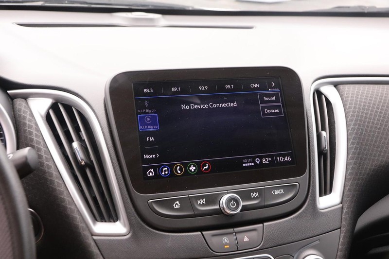 Chevrolet Malibu Vehicle Image 15
