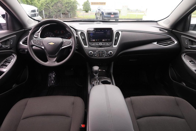 Chevrolet Malibu Vehicle Image 19
