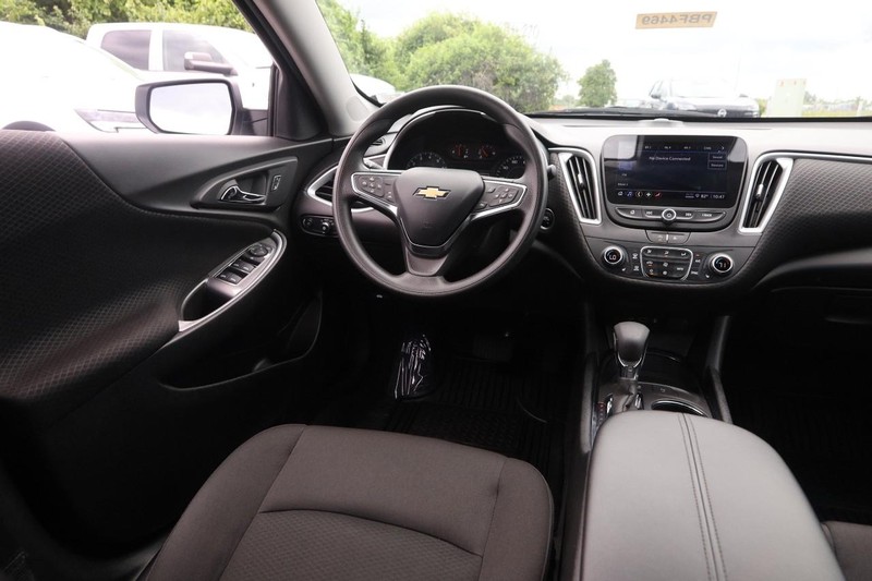Chevrolet Malibu Vehicle Image 20