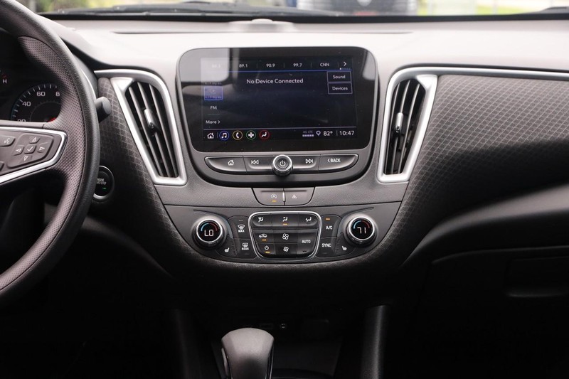 Chevrolet Malibu Vehicle Image 22