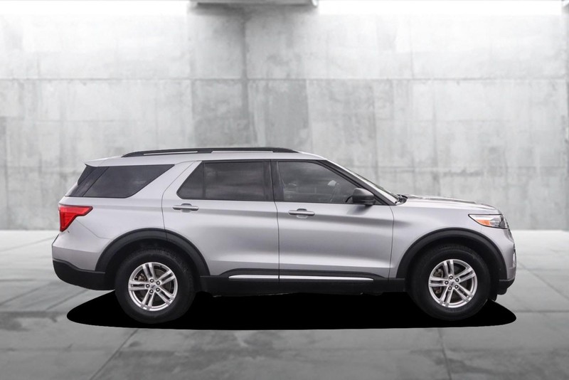 Ford Explorer Vehicle Image 05