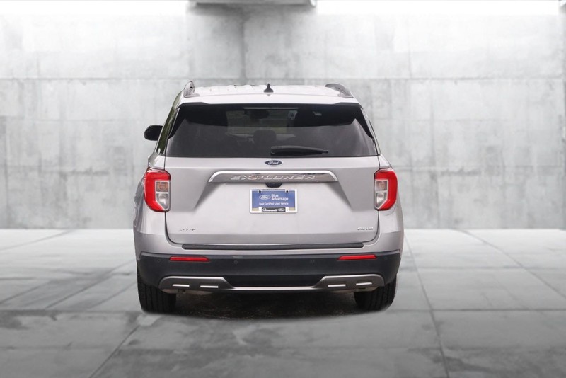 Ford Explorer Vehicle Image 06