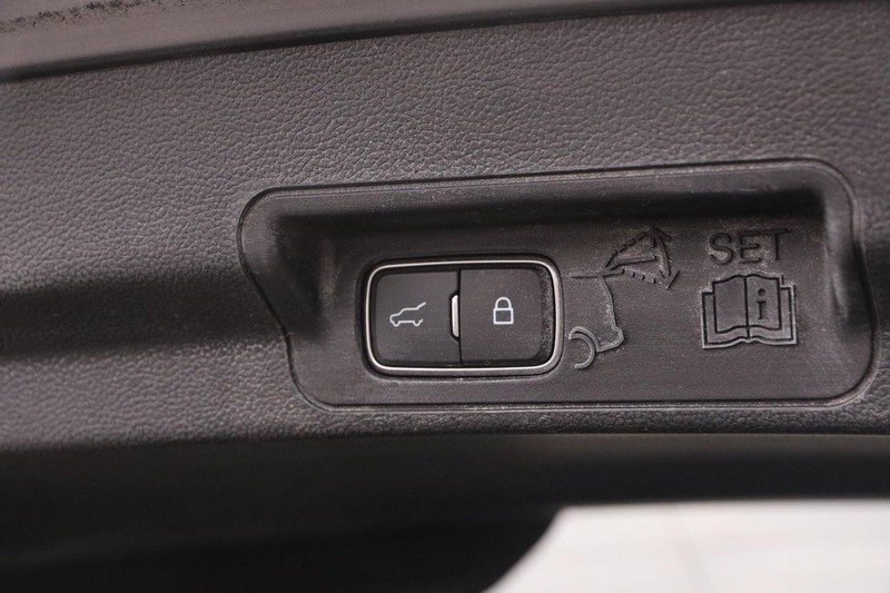 Ford Explorer Vehicle Image 08