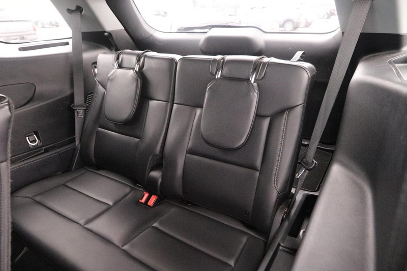 Ford Explorer Vehicle Image 11