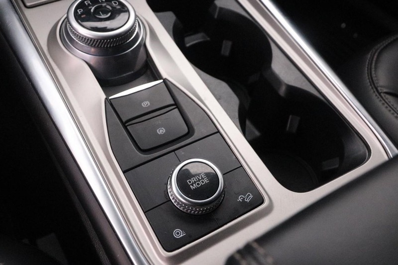 Ford Explorer Vehicle Image 20