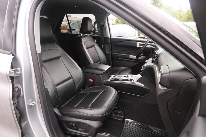 Ford Explorer Vehicle Image 27