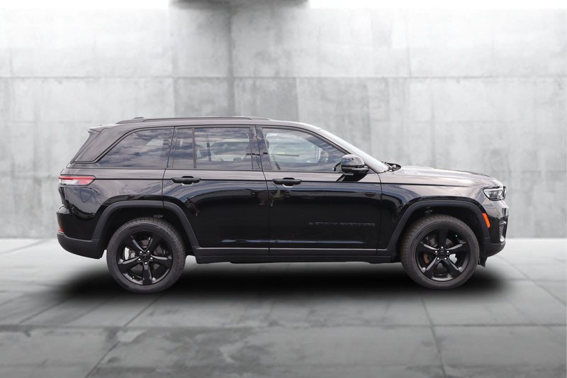 Jeep Grand Cherokee Vehicle Image 05