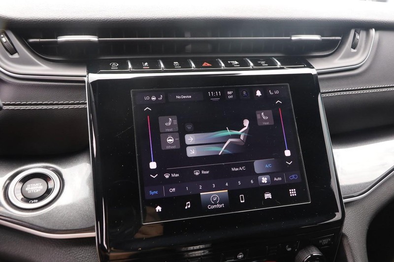 Jeep Grand Cherokee Vehicle Image 17