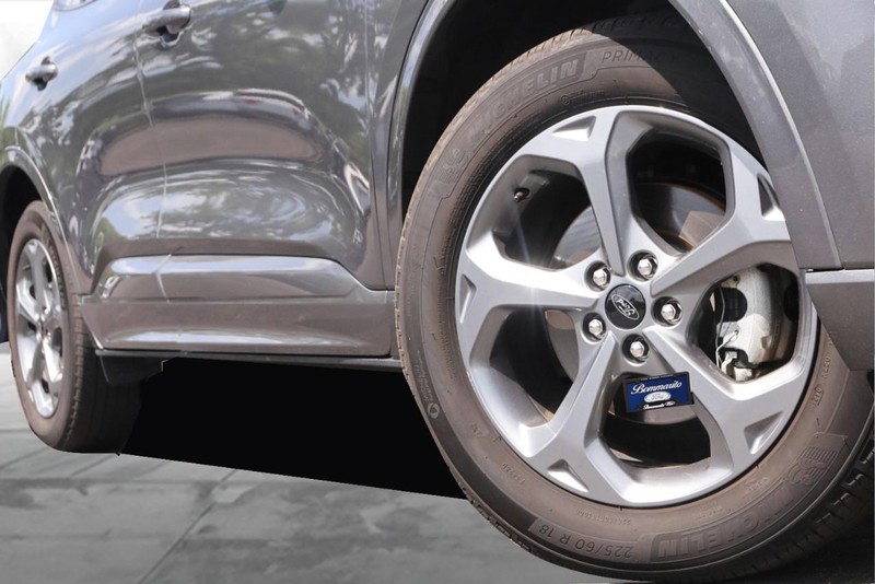 Ford Escape Vehicle Image 03