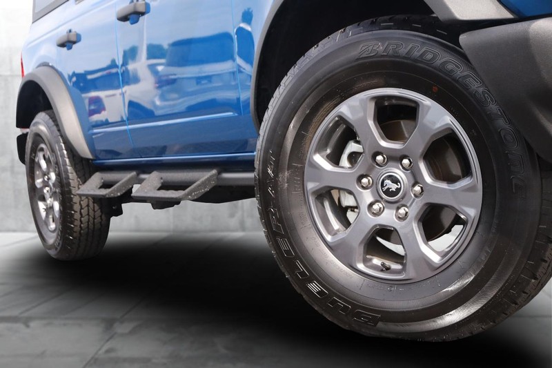 Ford Bronco Vehicle Image 03