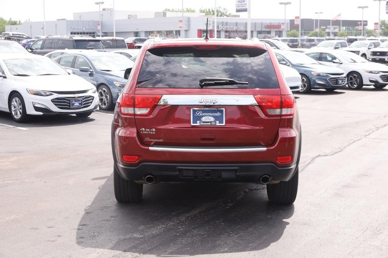 Jeep Grand Cherokee Vehicle Image 06