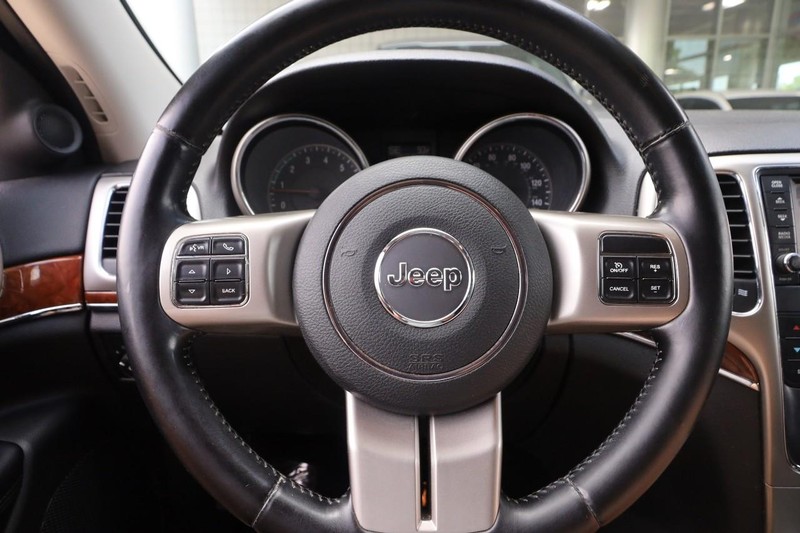 Jeep Grand Cherokee Vehicle Image 11