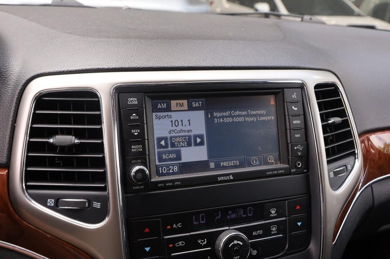 Jeep Grand Cherokee Vehicle Image 16