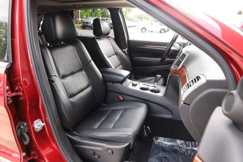 Jeep Grand Cherokee Vehicle Image 25