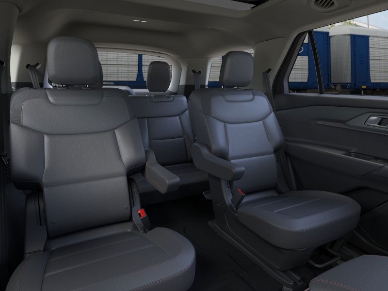 Ford Explorer Vehicle Image 11