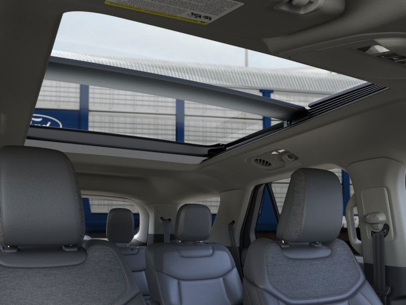 Ford Explorer Vehicle Image 22