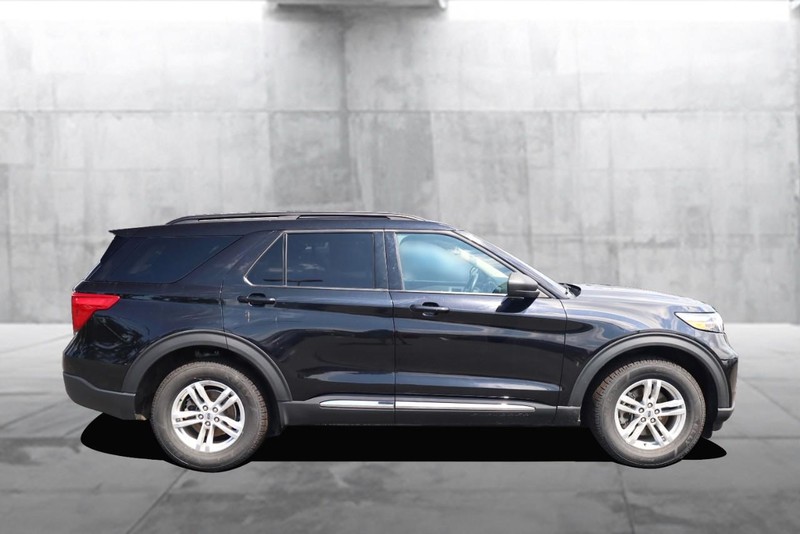 Ford Explorer Vehicle Image 05