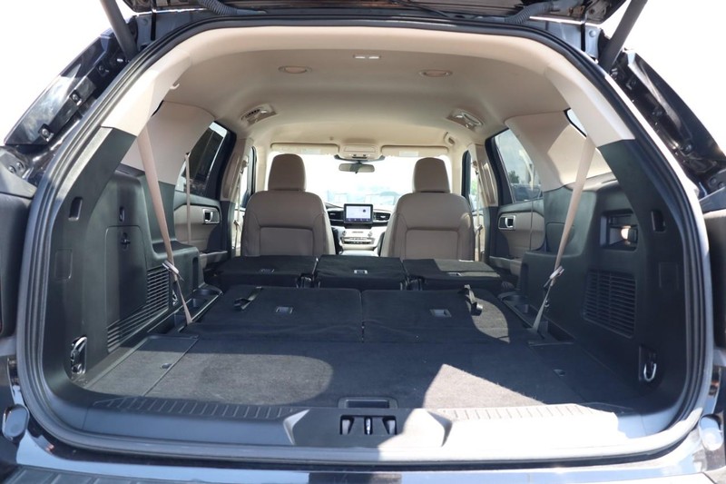 Ford Explorer Vehicle Image 07