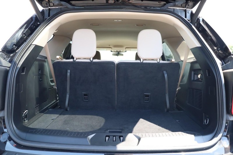 Ford Explorer Vehicle Image 09