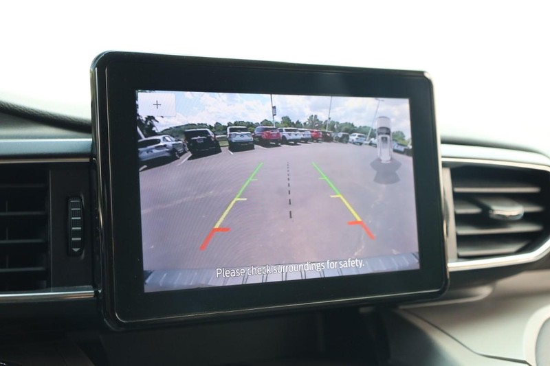 Ford Explorer Vehicle Image 14