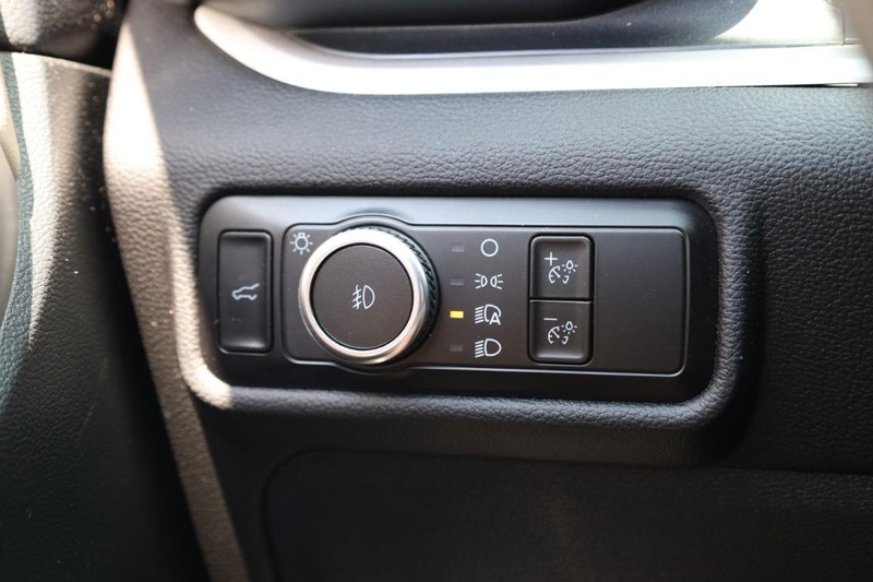Ford Explorer Vehicle Image 20