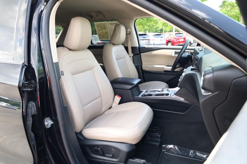 Ford Explorer Vehicle Image 26