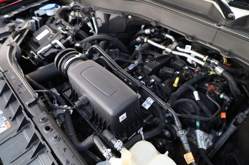 Ford Explorer Vehicle Image 27