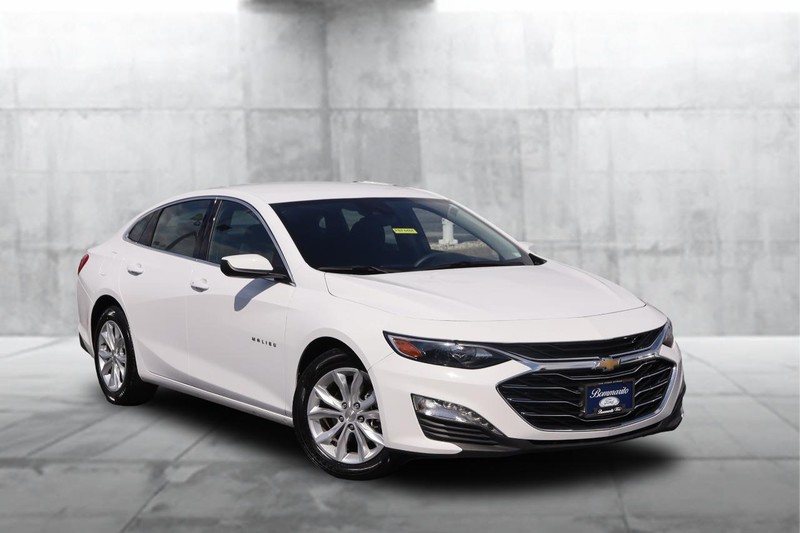 Chevrolet Malibu Vehicle Image 02
