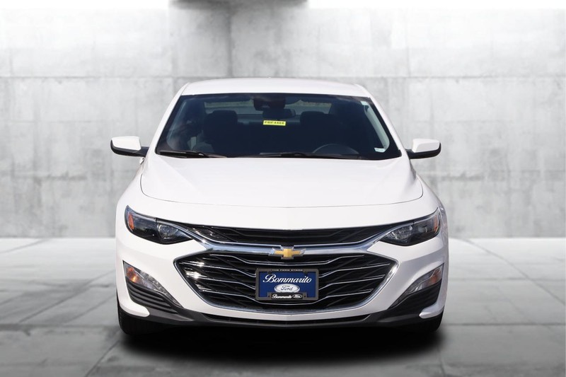 Chevrolet Malibu Vehicle Image 04