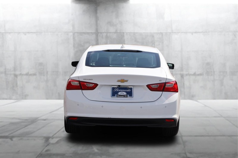 Chevrolet Malibu Vehicle Image 06