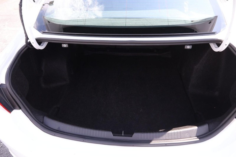 Chevrolet Malibu Vehicle Image 07