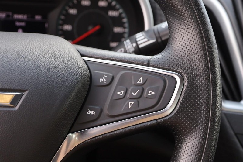 Chevrolet Malibu Vehicle Image 12