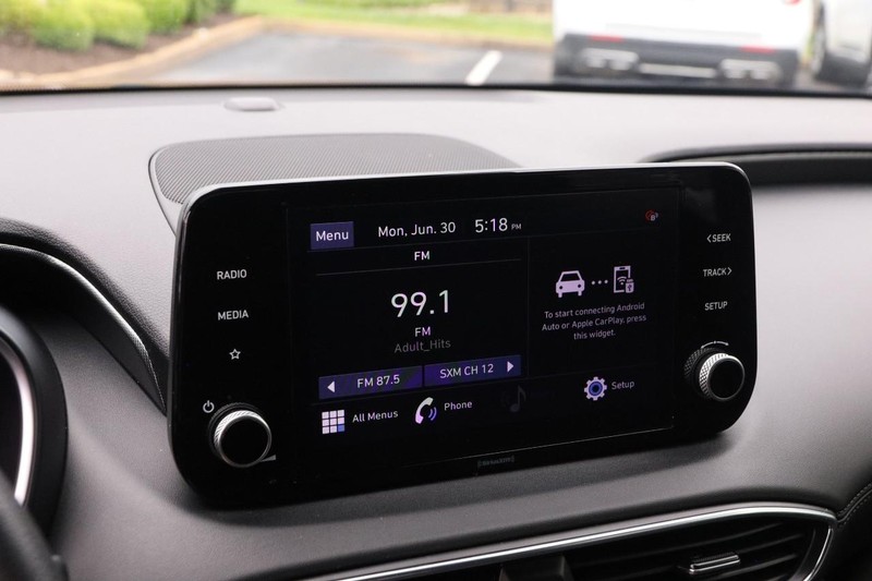 Hyundai Santa Fe Vehicle Image 15