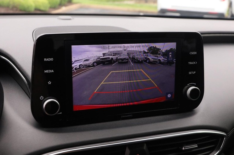 Hyundai Santa Fe Vehicle Image 16