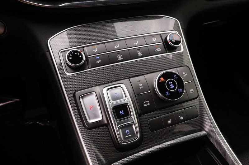 Hyundai Santa Fe Vehicle Image 17