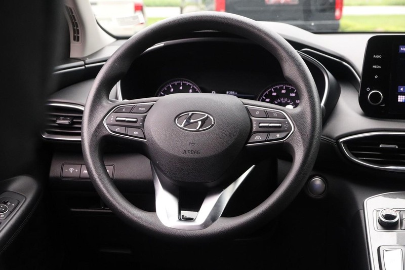 Hyundai Santa Fe Vehicle Image 21