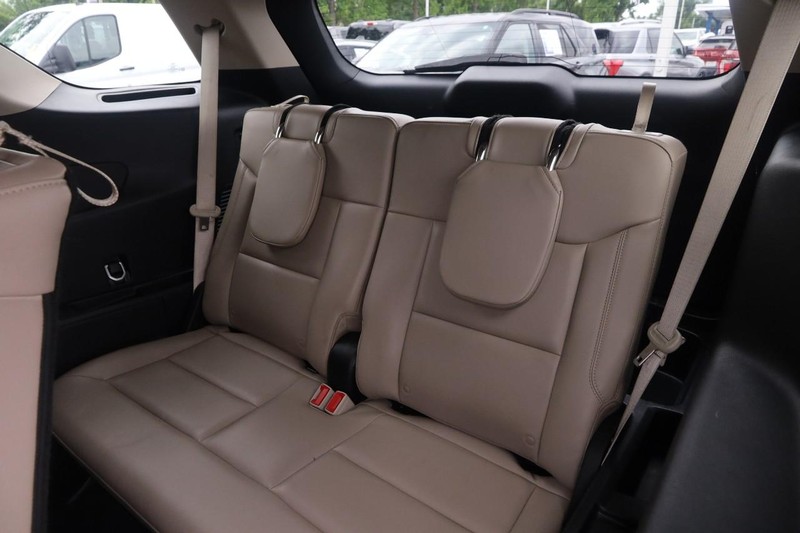 Ford Explorer Vehicle Image 11
