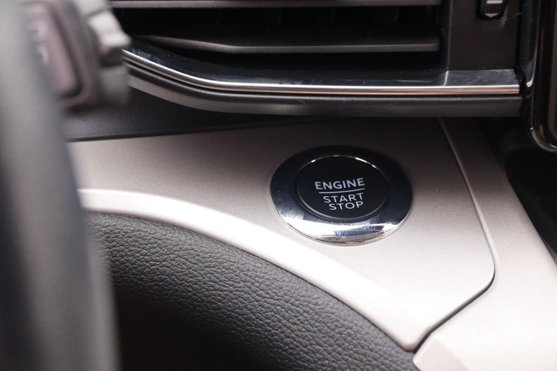 Ford Explorer Vehicle Image 16
