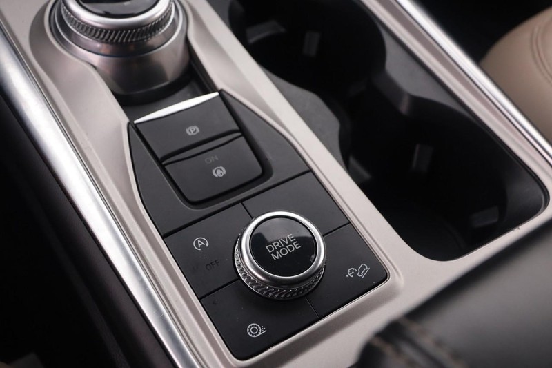 Ford Explorer Vehicle Image 20