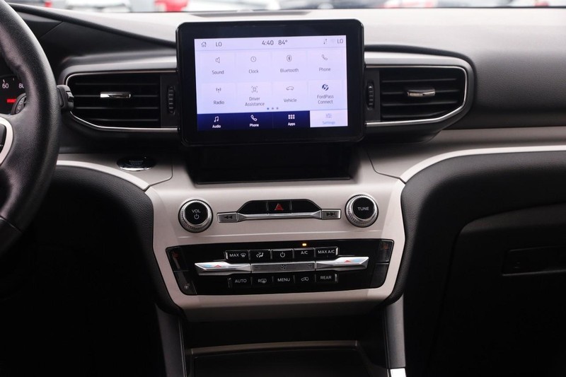 Ford Explorer Vehicle Image 25