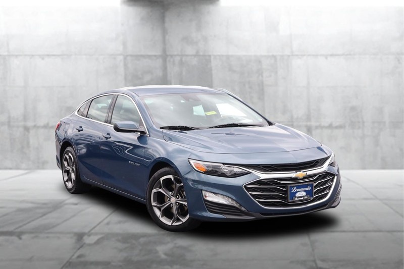Chevrolet Malibu Vehicle Image 02