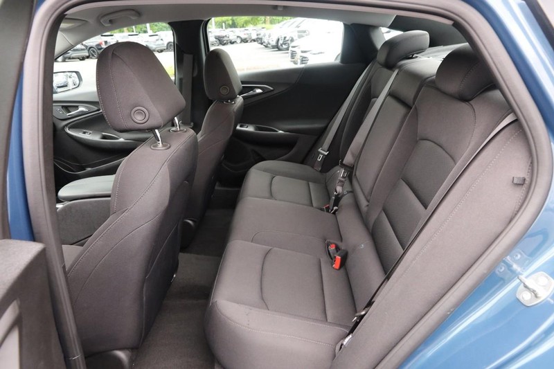 Chevrolet Malibu Vehicle Image 09