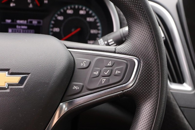 Chevrolet Malibu Vehicle Image 12