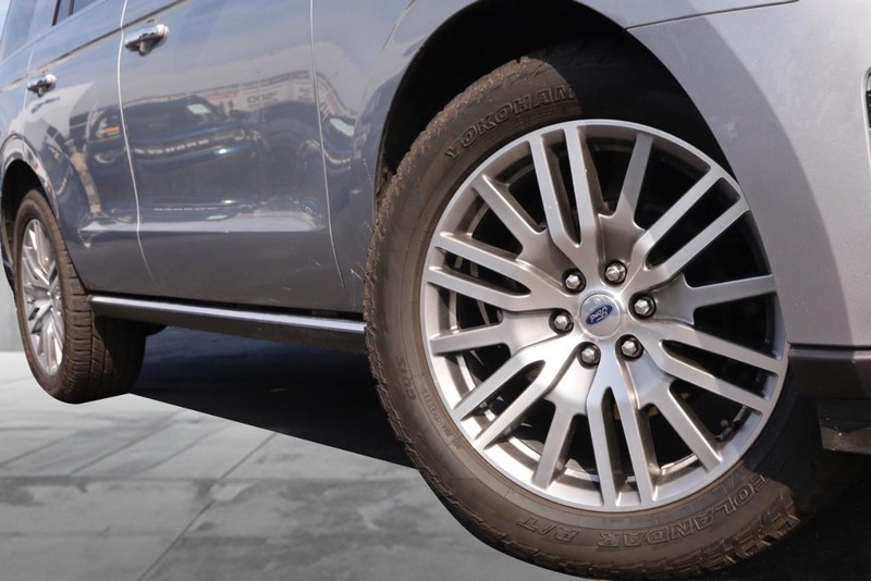 Ford Expedition Vehicle Image 03