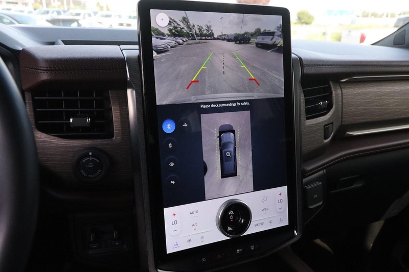 Ford Expedition Vehicle Image 22