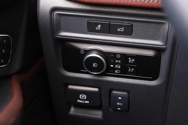 Ford Expedition Vehicle Image 25