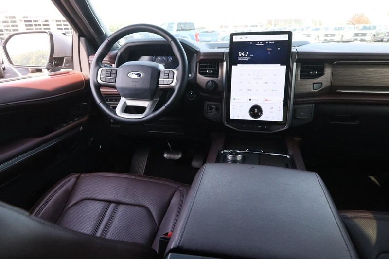 Ford Expedition Vehicle Image 27